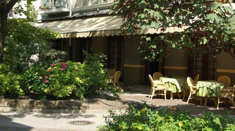 Hotel Milano Градо Экстерьер фото