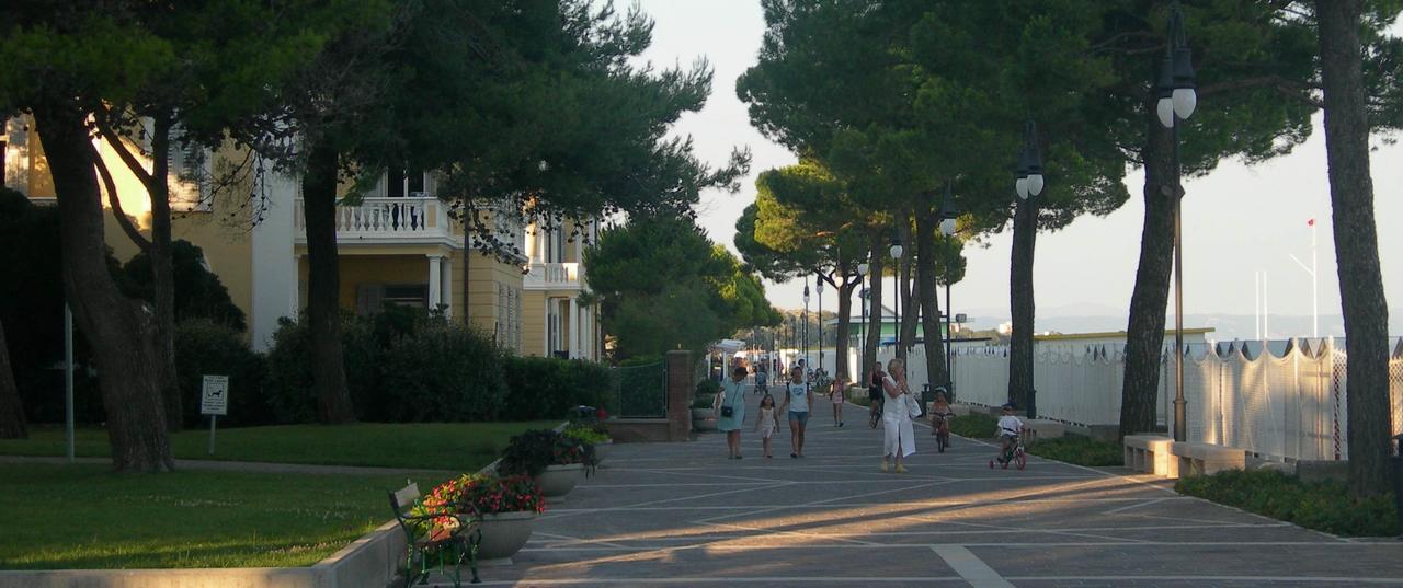 Hotel Milano Градо Экстерьер фото