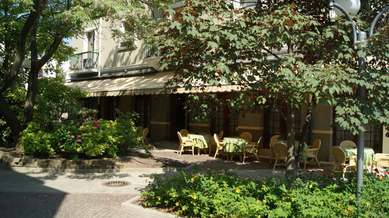 Hotel Milano Градо Экстерьер фото